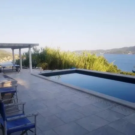 Captain'S Hillside Villa Holiday home