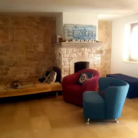 Captain'S Hillside Villa *