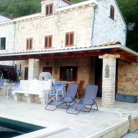 بيت للعطل Captain'S Hillside Villa